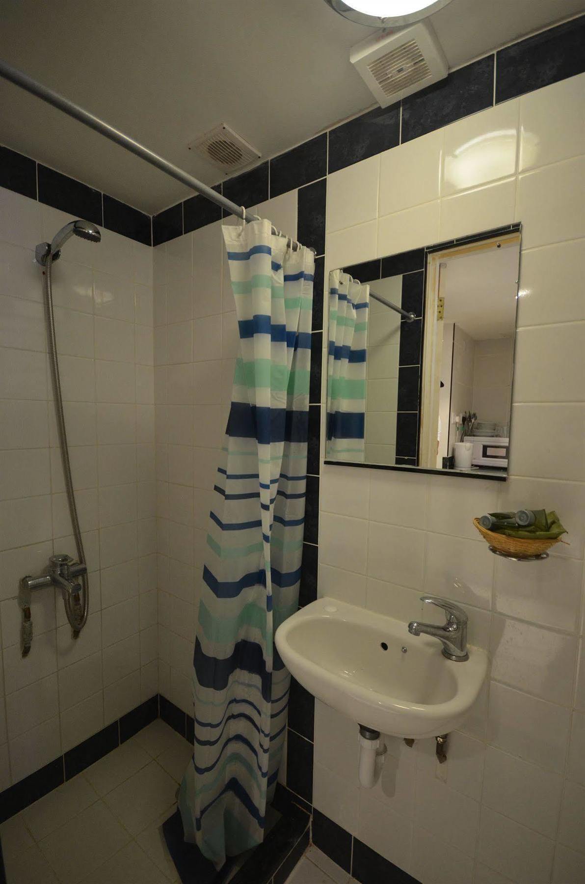 West Brompton Apartahotel